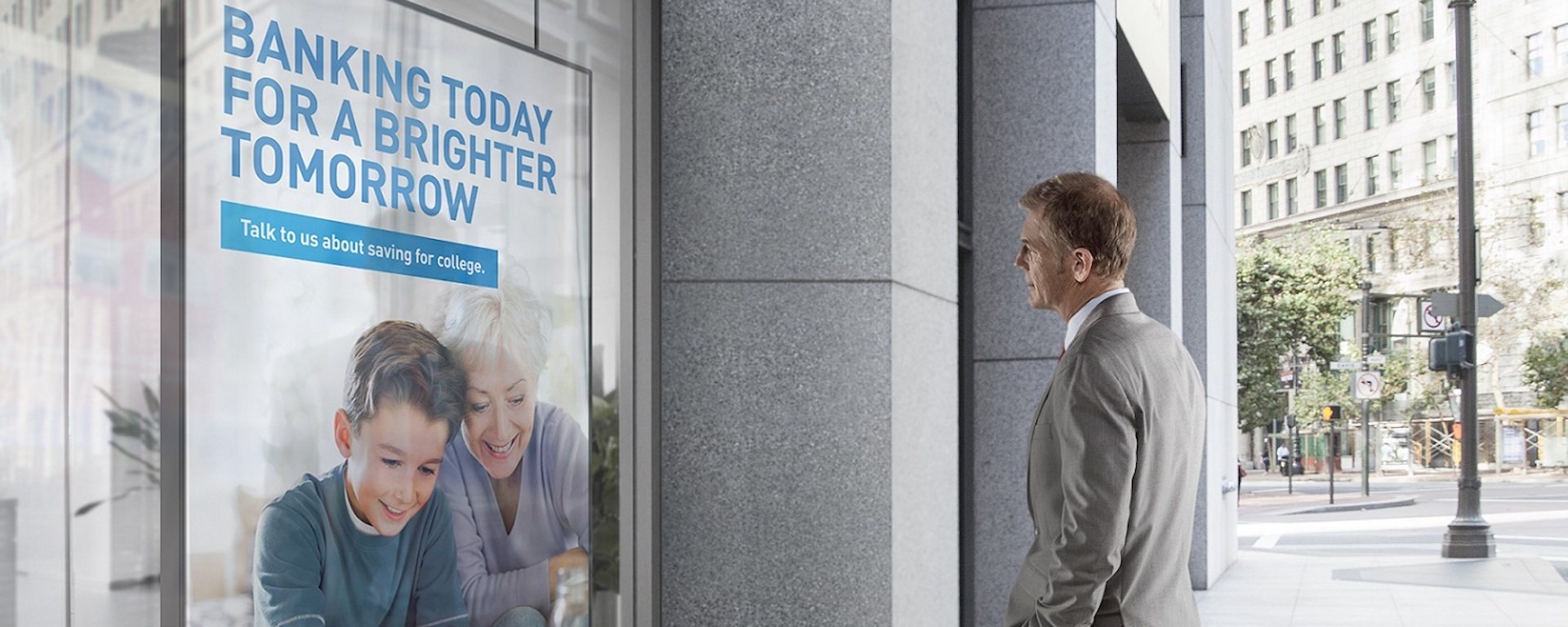 The retail banking industry is winning over customers through digital signage displays.