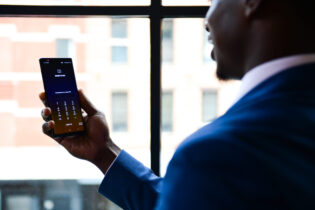How Leasing Smartphones Can Save Money and Boost Productivity for your SMB