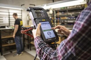Auto Meter Delivers Game-Changing Battery Tester on Samsung Tablet