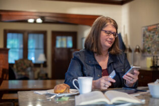 Medtronic’s smartphone-based programmer enhances patient experience for incontinence treatment
