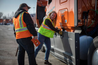 Schneider creates more connected fleet with tablet-based telematics