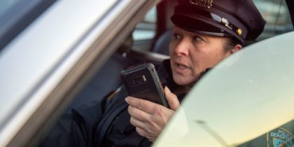 Police officer uses Galaxy XCover FieldPro to communicate