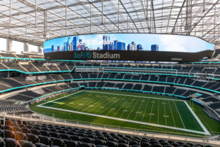 A technological wonder: How Samsung and SoFi Stadium changed the game