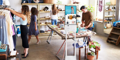 In-store retail kiosk lets buyers self check-out at retail store