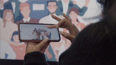 How to connect your Samsung Interactive Pro wirelessly on iOS and Android