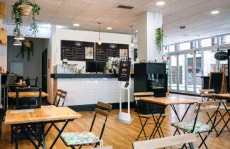Samsung VXT CMS for restaurants and cafes