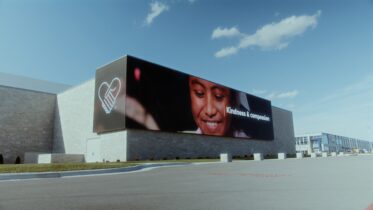 Convoy of Hope uses Samsung displays to build in-depth connections