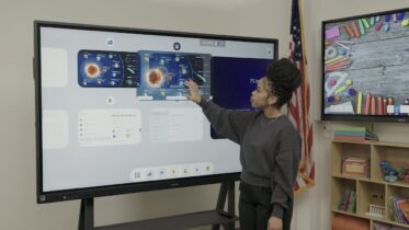 How to use built-in tools on the Samsung WAF Display