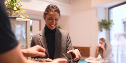 Gate-to-go checkout: Sales are taking off thanks to airport mobile solutions 