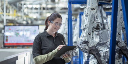 A day in the life of a connected manufacturing worker