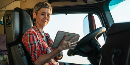 Accelerate smart transportation: How mobile technology is driving fleet efficiency, safety and visibility