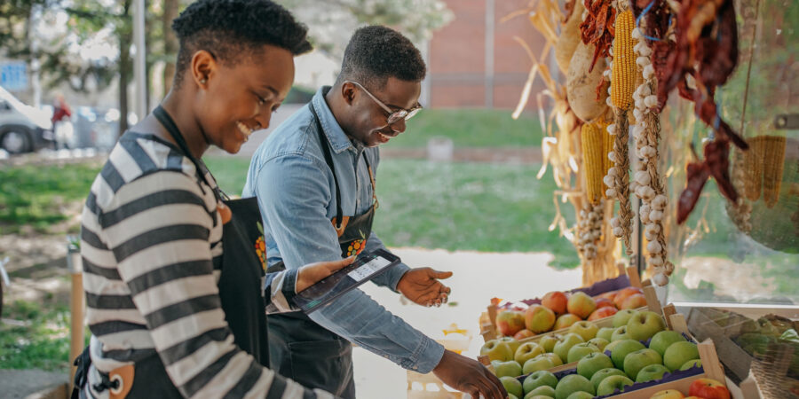 4 ways Galaxy Z Fold8 can elevate in-store retail operations