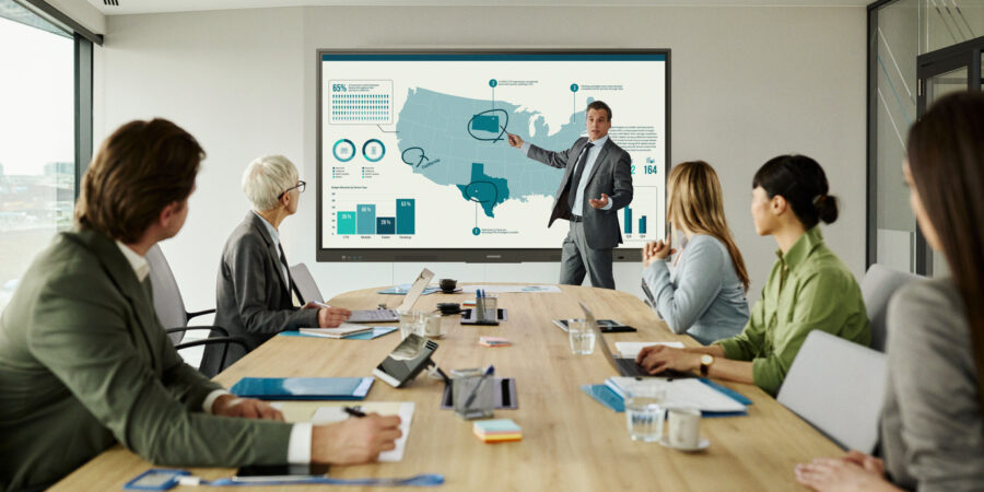 The modern meeting room display: Smarter collaboration, lower costs